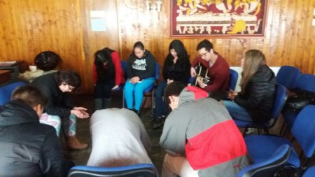 DEDICANDO AL AYUNO Y ORACIÓN