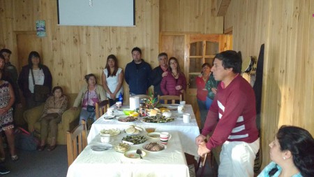 (IZQUIERDA) PASTOR JUAN ISIDRO DIAZ DE IGLESIA EN QUELLÓN